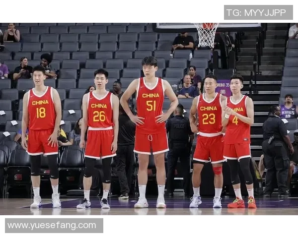 中国男篮与美国男篮经典对决重播回顾精彩瞬间与战术分析